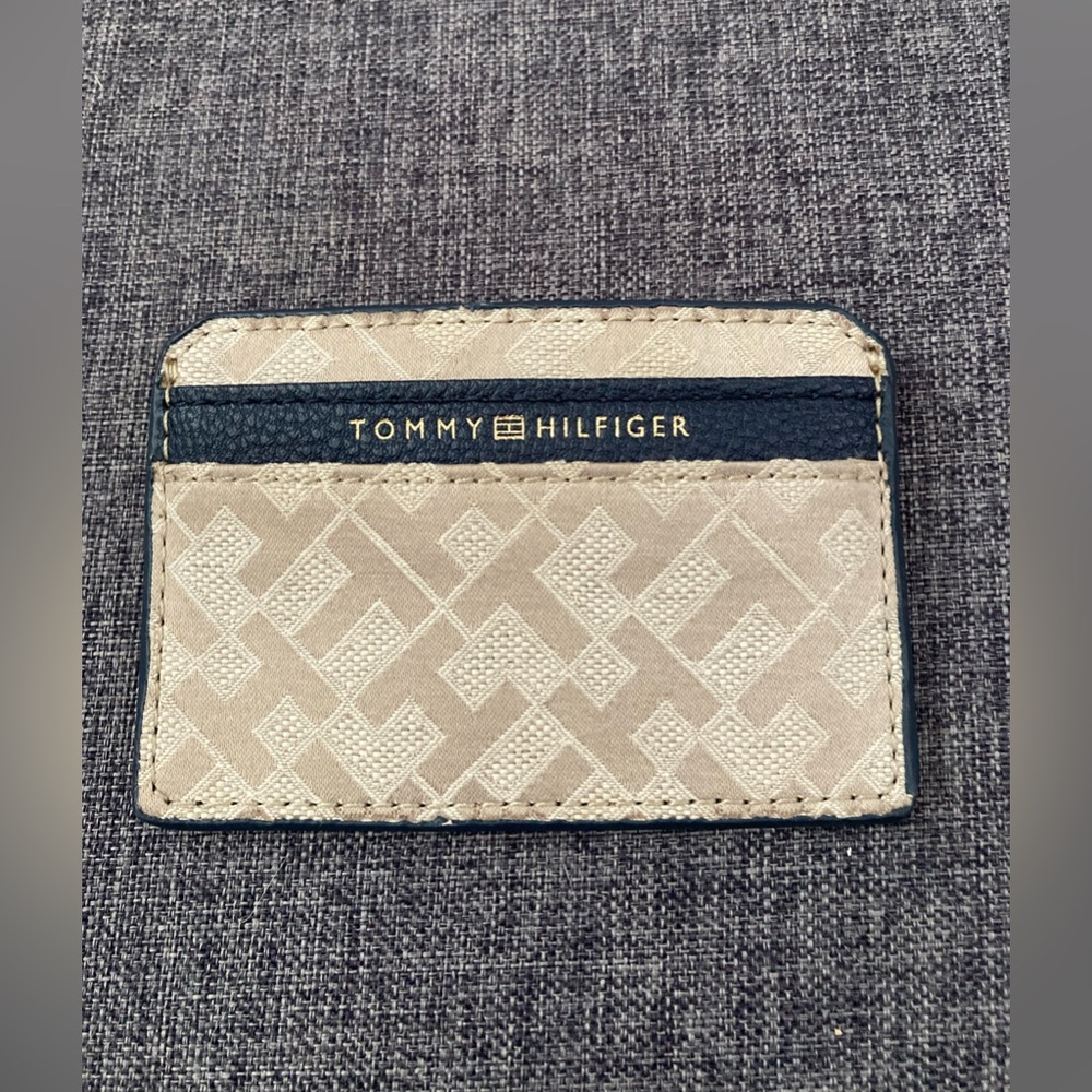 Tommy Hilfiger Card Holder - Cream/Tan and Navy Blue
